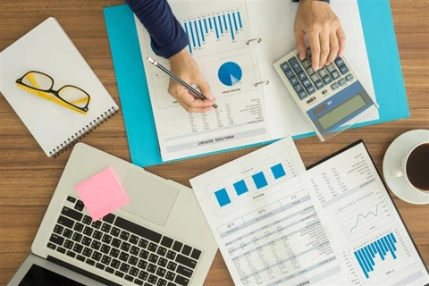 Niêm yết là gì? Các quy định pháp luật cần biết về Niêm yết